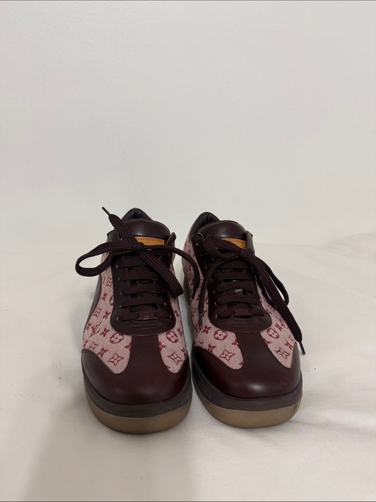 Louis Vuitton Shoes - Louis Vuitton Monogram Sneakers - Size 40 EU / 9 US